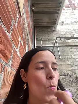 Snapshot of Mia_jhoonson chatting on 01/06/26, 10:23 Mia jhoonson online show from 01/06/26, 10:23