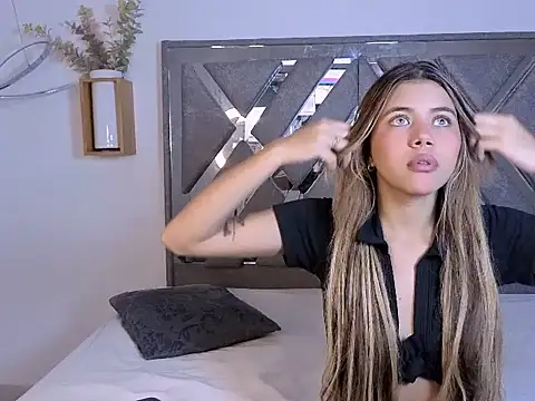 Zaira Luxe online show from 12/03/25, 02:04