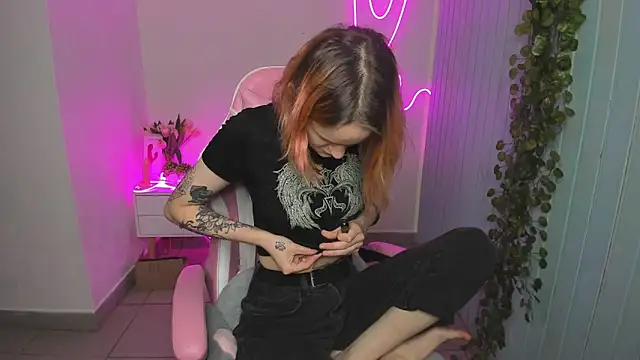 Elieiza xo online show from 10/19/25, 09:21