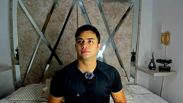 Snapshot of jayd_muscle chatting on 10/24/25, 06:43 jayd muscle online show from 10/24/25, 06:43