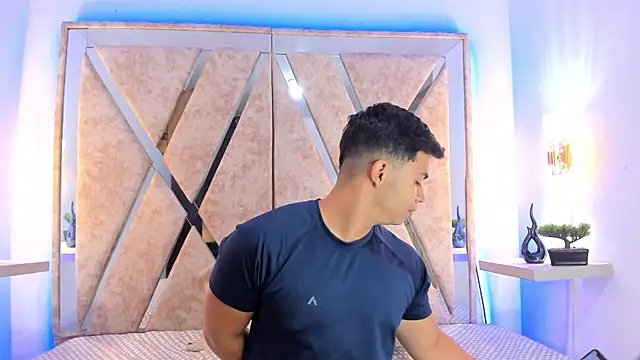 Snapshot of jayd_muscle chatting on 11/15/25, 03:26 jayd muscle online show from 11/15/25, 03:26