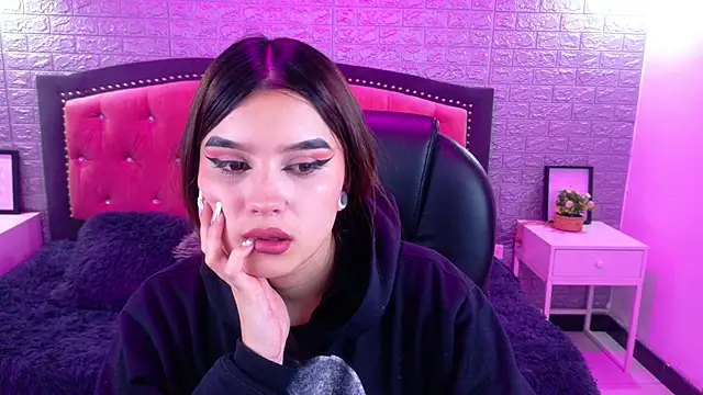 Natalie loffreda online show from 10/27/25, 02:59