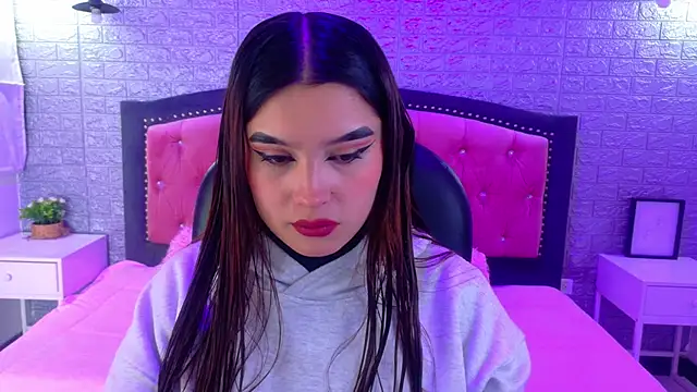 Natalie loffreda online show from 12/21/25, 03:24