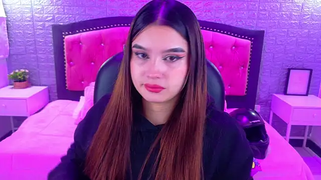 Natalie loffreda online show from 12/23/25, 03:15