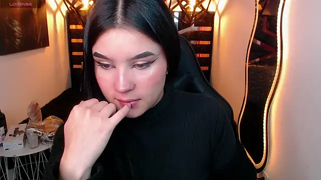 Natalie loffreda online show from 04/07/26, 07:47