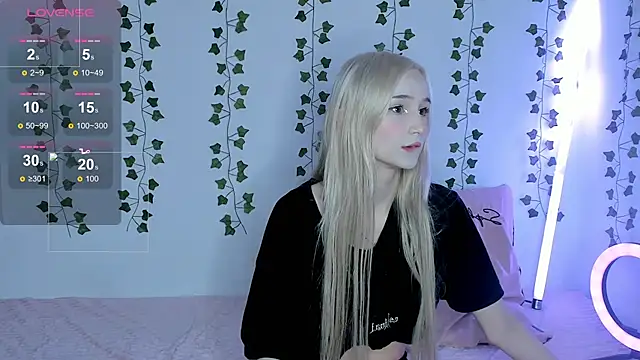 Snapshot of l1sa_spears chatting on 10/19/25, 08:09 l1sa spears online show from 10/19/25, 08:09