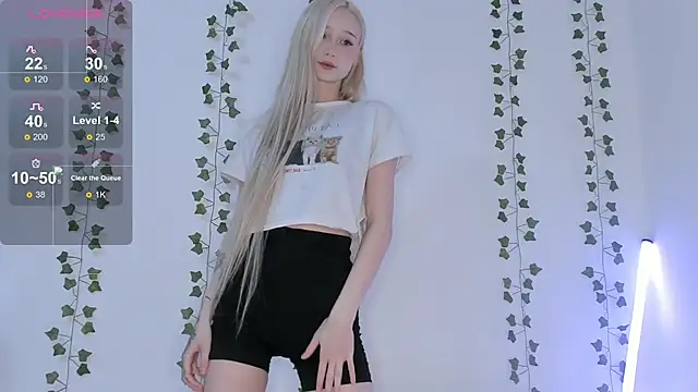 Snapshot of l1sa_spears chatting on 10/22/25, 08:41 l1sa spears online show from 10/22/25, 08:41