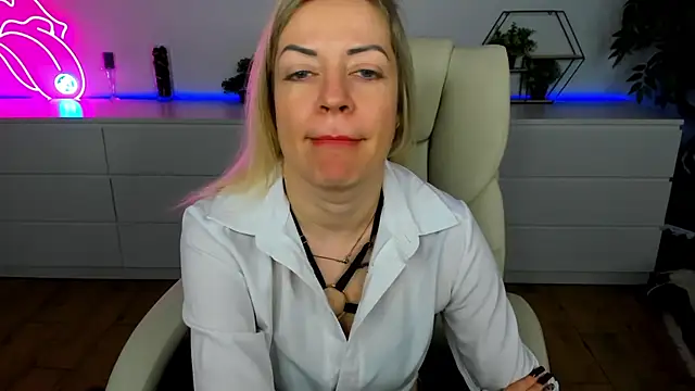 Anna Snows online show from 11/26/25, 06:36