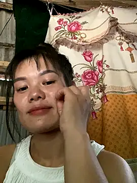 Snapshot of PhanHaa chatting on 10/13/25, 09:09 PhanHaa online show from 10/13/25, 09:09
