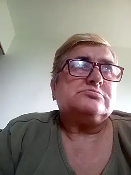 Snapshot of Sonya51561 chatting on 09/17/25, 01:02 Sonya51561 online show from 09/17/25, 01:02