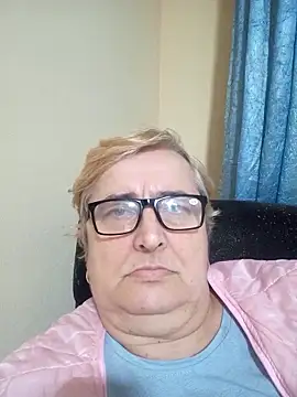 Snapshot of Sonya51561 chatting on 10/27/25, 04:11 Sonya51561 online show from 10/27/25, 04:11