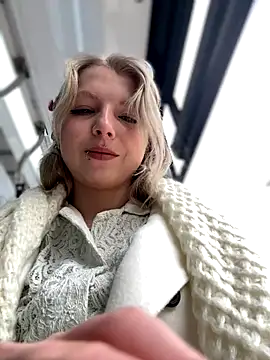 Snapshot of EveLittleSinner chatting on 10/02/25, 08:54 EveLittleSinner online show from 10/02/25, 08:54