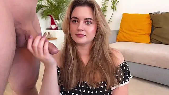 Snapshot of maria_and_alex chatting on 04/18/26, 04:11 maria and alex online show from 04/18/26, 04:11