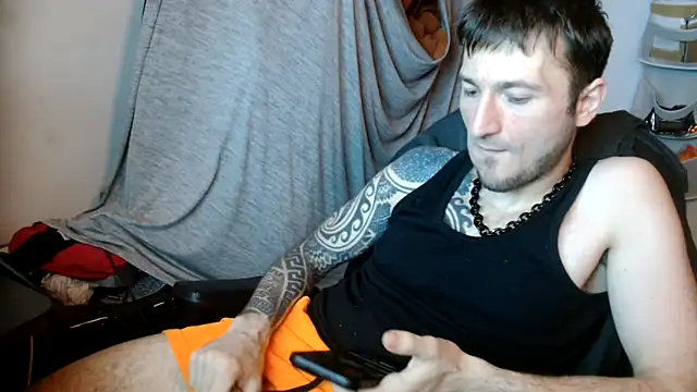 Snapshot of th1_ chatting on 03/30/26, 09:43 th1 online show from 03/30/26, 09:43