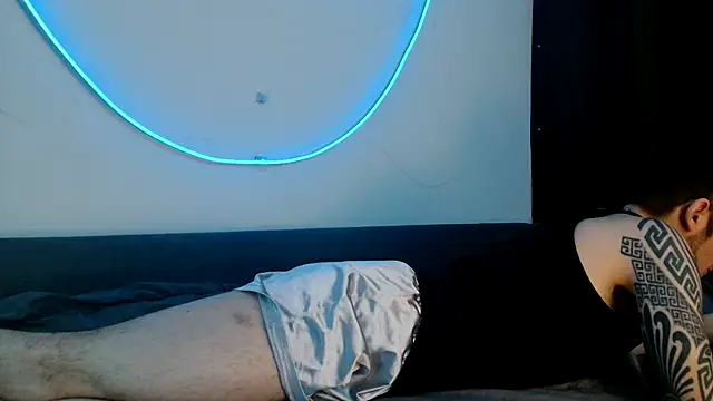 Snapshot of th1_ chatting on 04/03/26, 06:50 th1 online show from 04/03/26, 06:50