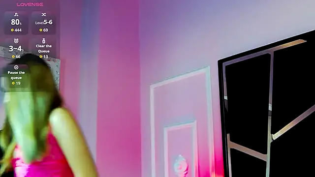 Snapshot of Breezelle chatting on 10/19/25, 03:56 Breezelle online show from 10/19/25, 03:56