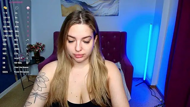 Snapshot of Emma__Ross chatting on 05/10/26, 02:06 Emma Ross online show from 05/10/26, 02:06