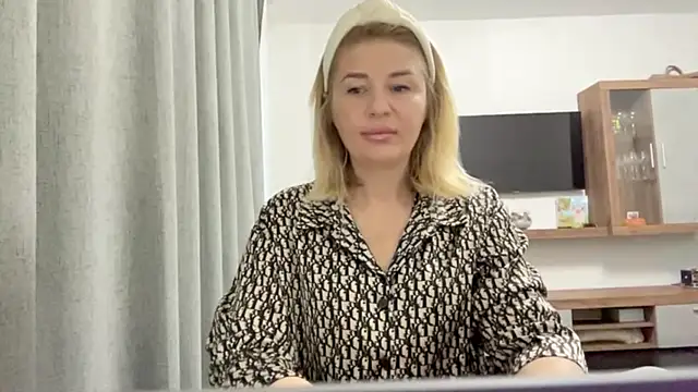 Blondie xoxoxo online show from 09/11/25, 05:07