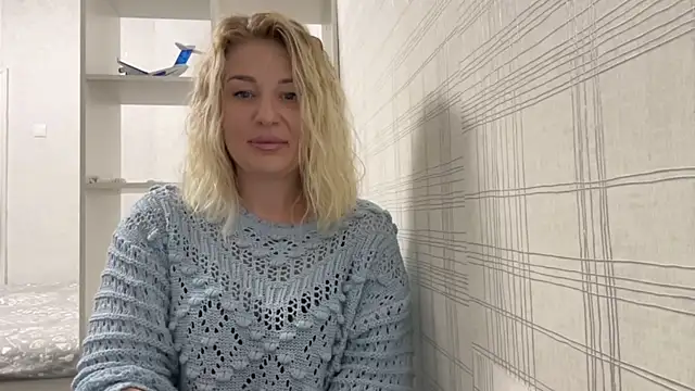 Blondie xoxoxo online show from 09/17/25, 09:22