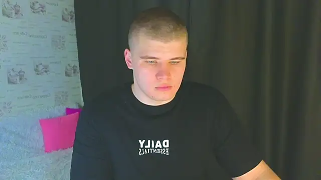 Snapshot of kittenmurr chatting on 09/20/25, 09:27 kittenmurr online show from 09/20/25, 09:27