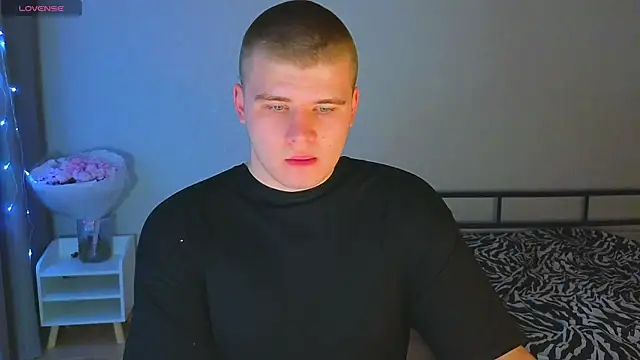 Snapshot of kittenmurr chatting on 10/30/25, 05:46 kittenmurr online show from 10/30/25, 05:46