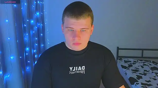 kittenmurr online show from 11/26/25, 03:40