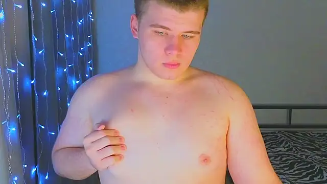 Snapshot of kittenmurr chatting on 12/21/25, 08:38 kittenmurr online show from 12/21/25, 08:38