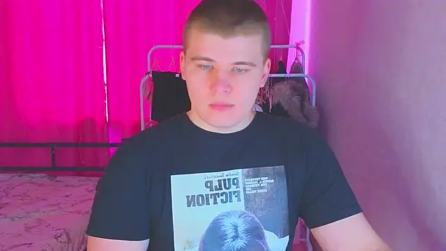 Snapshot of kittenmurr chatting on 02/14/26, 06:32 kittenmurr online show from 02/14/26, 06:32