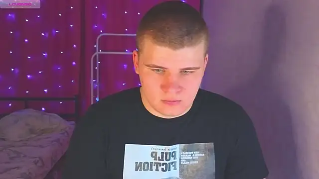 Snapshot of kittenmurr chatting on 04/19/26, 09:28 kittenmurr online show from 04/19/26, 09:28