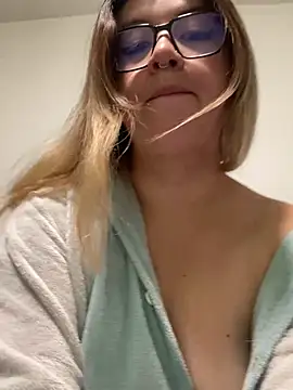 Blair Bunnyy online show from 04/08/26, 11:48