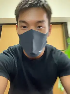 Snapshot of masucle216 chatting on 09/29/25, 04:06 masucle216 online show from 09/29/25, 04:06