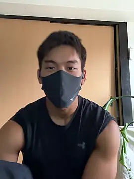 Snapshot of masucle216 chatting on 10/10/25, 04:11 masucle216 online show from 10/10/25, 04:11