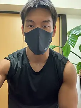 Snapshot of masucle216 chatting on 10/21/25, 04:02 masucle216 online show from 10/21/25, 04:02