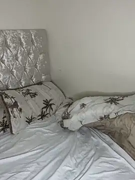 Charsworld online show from 10/31/25, 07:04