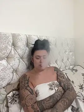 Snapshot of Charsworld chatting on 03/02/26, 08:32 Charsworld online show from 03/02/26, 08:32