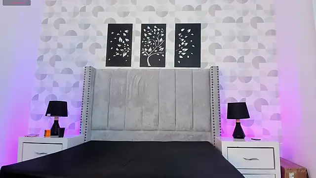 natasha moreno online show from 10/28/25, 12:19