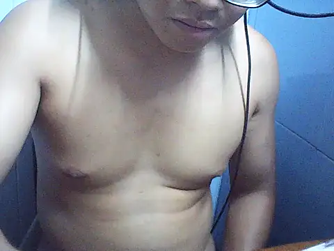 Snapshot of ANonngDan79 chatting on 12/16/25, 04:01 ANonngDan79 online show from 12/16/25, 04:01