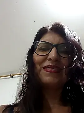 swity foster online show from 11/12/25, 12:55