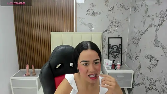 BRIHANACONOR online show from 09/22/25, 12:18