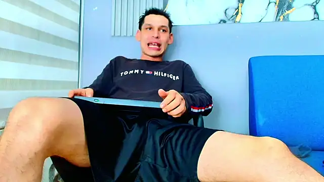 MARCUS SMITHH1 online show from 10/17/25, 08:28