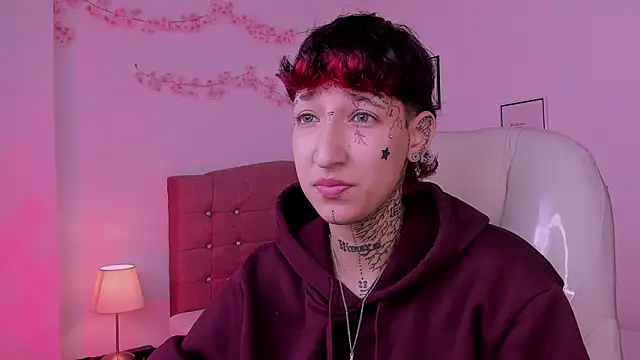 Snapshot of Luci_Rose chatting on 03/06/26, 12:56 Luci Rose online show from 03/06/26, 12:56