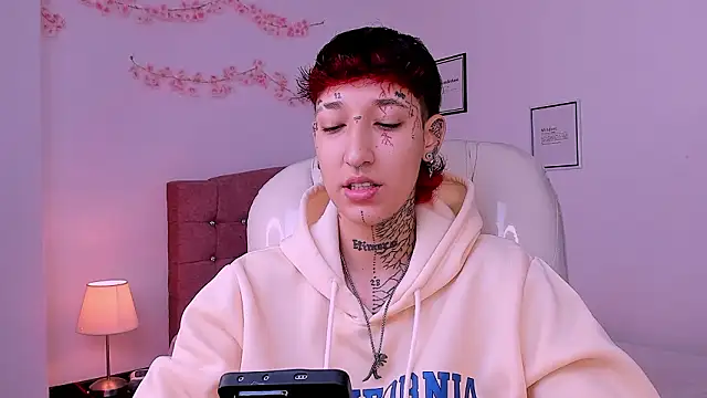 Snapshot of Luci_Rose chatting on 03/17/26, 03:59 Luci Rose online show from 03/17/26, 03:59