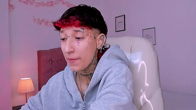 Snapshot of Luci_Rose chatting on 03/25/26, 09:32 Luci Rose online show from 03/25/26, 09:32