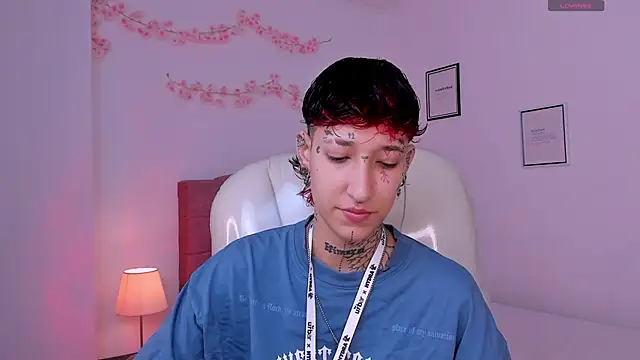 Snapshot of Luci_Rose chatting on 03/26/26, 08:36 Luci Rose online show from 03/26/26, 08:36