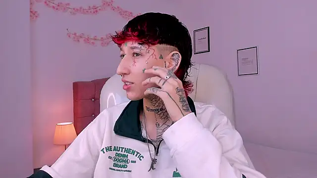 Snapshot of Luci_Rose chatting on 03/30/26, 08:21 Luci Rose online show from 03/30/26, 08:21