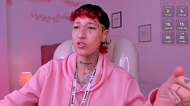 Snapshot of Luci_Rose chatting on 04/08/26, 08:31 Luci Rose online show from 04/08/26, 08:31