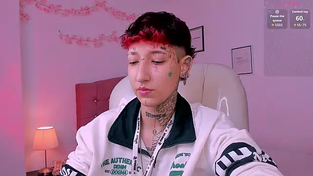 Snapshot of Luci_Rose chatting on 04/12/26, 10:04 Luci Rose online show from 04/12/26, 10:04