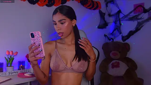 BrunetteAdams001 online show from 10/30/25, 05:20