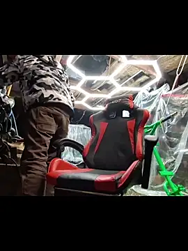 twistafatpipe online show from 12/21/25, 10:00