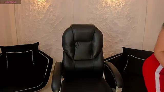 Snapshot of NovaSpencer chatting on 10/05/25, 12:25 NovaSpencer online show from 10/05/25, 12:25